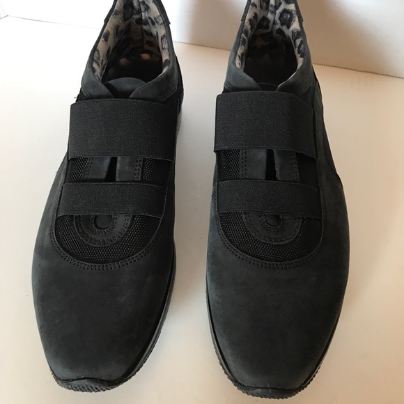 Aquatalia black suede slip on sneakers size 9 - Picture 5 of 6